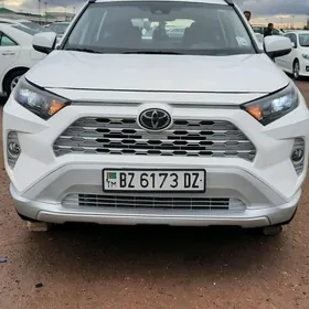 Toyota RAV4 2021
