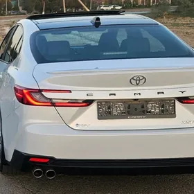 Toyota Camry 2025