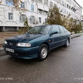 Nissan Primera 1995