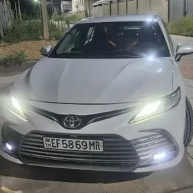 Toyota Camry 2021