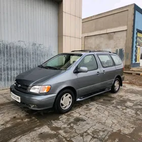 Toyota Sienna 2000