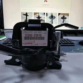 2.5 2018- Motor podushka