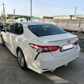 Toyota Camry 2020
