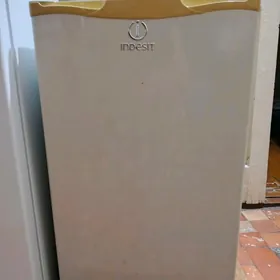 Holodilnik "Indesit"