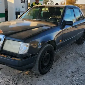 Mercedes-Benz 300E 1990