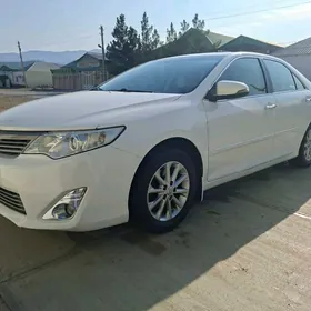 Toyota Camry 2013