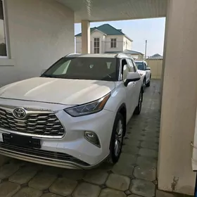 Toyota Highlander 2024