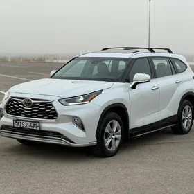 Toyota Highlander 2021