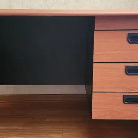 письменный стол