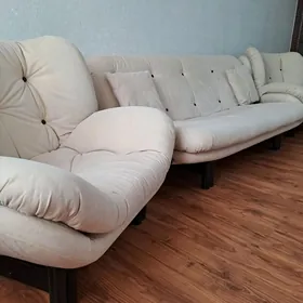 диван и два кресла