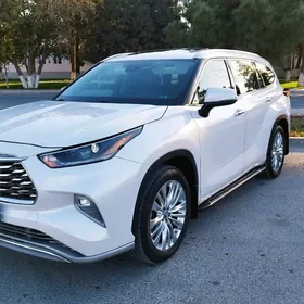 Toyota Highlander 2021