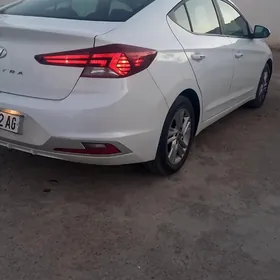Hyundai Elantra 2020