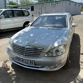 Mercedes-Benz S-Class 2009