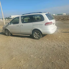 Toyota Sienna 2001
