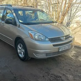 Toyota Sienna 2004