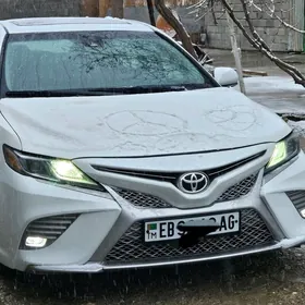 Toyota Camry 2018