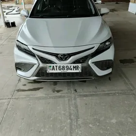 Toyota Camry 2023