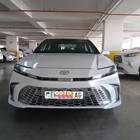 Toyota Camry Hybrid 2025