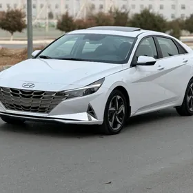 Hyundai Elantra 2022