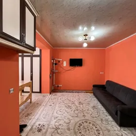 Ул.Мира-Шевченко/4-комн.