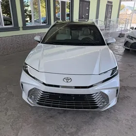 Toyota Camry 2025