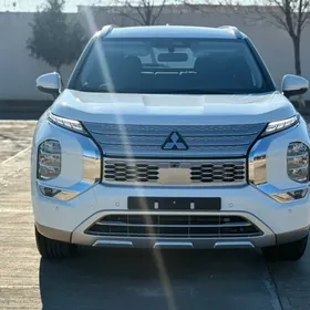 Mitsubishi Outlander 2025