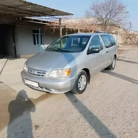 Toyota Sienna 2002