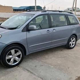 Toyota Sienna 2004