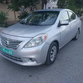Nissan Versa 2012