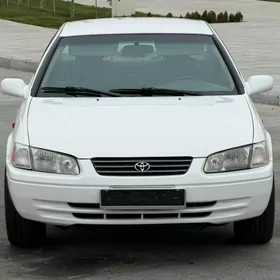 Toyota Camry 2000