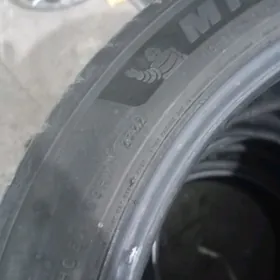 miŝlen teker 235 45 18