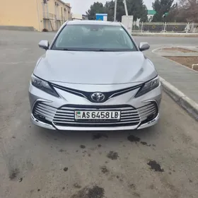 Toyota Camry 2021