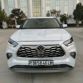 Toyota Highlander 2022