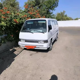 Nissan Civilian 1989