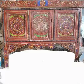 Irki sandyk aýaklar.