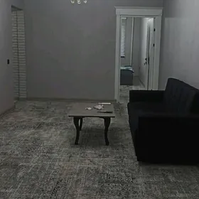 10 мкр 2 комнатная 1 этаж