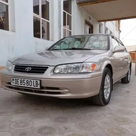Toyota Camry 2001