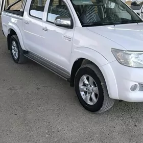 Toyota Hilux 2013