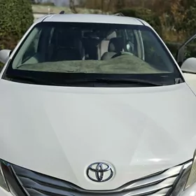 Toyota Sienna 2012
