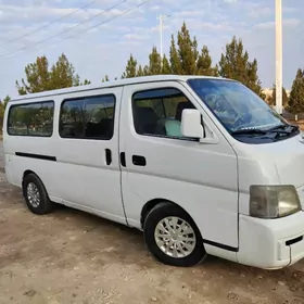 Nissan Urvan 2003