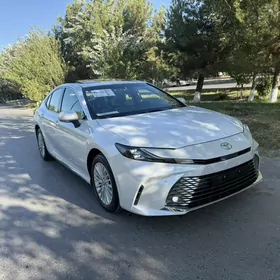 Toyota Camry 2025