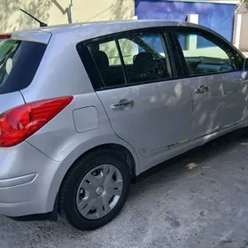 Nissan Versa 2010
