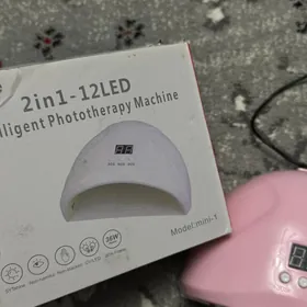 Маникюрная лампа