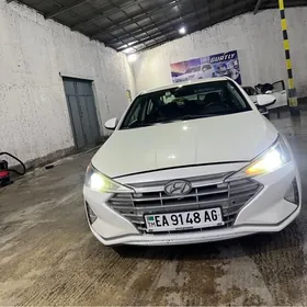 Hyundai Elantra 2020