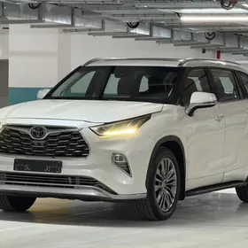 Toyota Highlander 2021