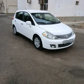 Nissan Versa 2012