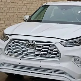 Toyota Highlander 2021