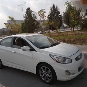 Hyundai Accent 2012
