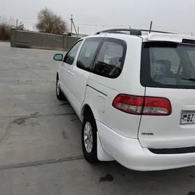 Toyota Sienna 2002