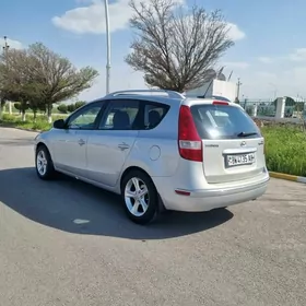 Hyundai Elantra 2011